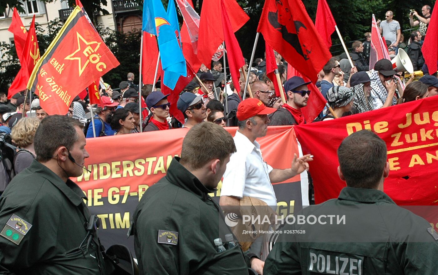 Акция протеста против саммита G-7 в Гармиш-Партенкирхене