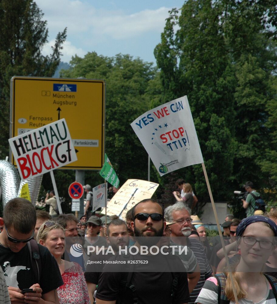 Акция протеста против саммита G-7 в Гармиш-Партенкирхене