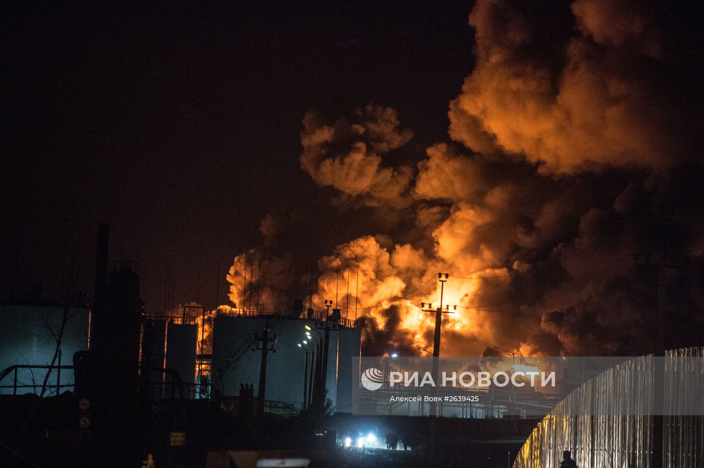 Пожар на нефтебазе под Киевом