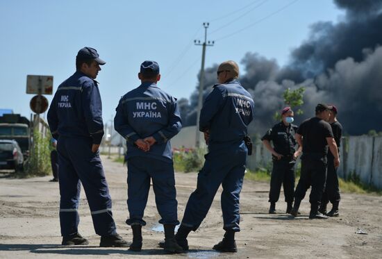 Пожар на нефтебазе в Киевской области