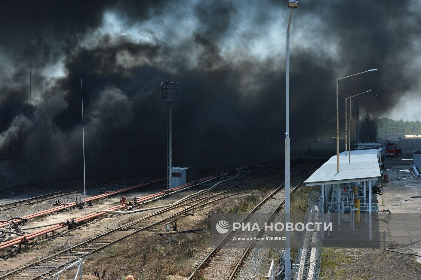 Пожар на нефтебазе в Киевской области