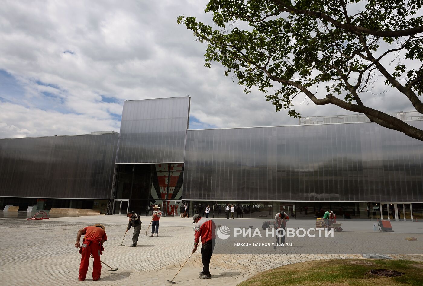Открытие нового здания музея современного искусства "Гараж" в Парке Горького