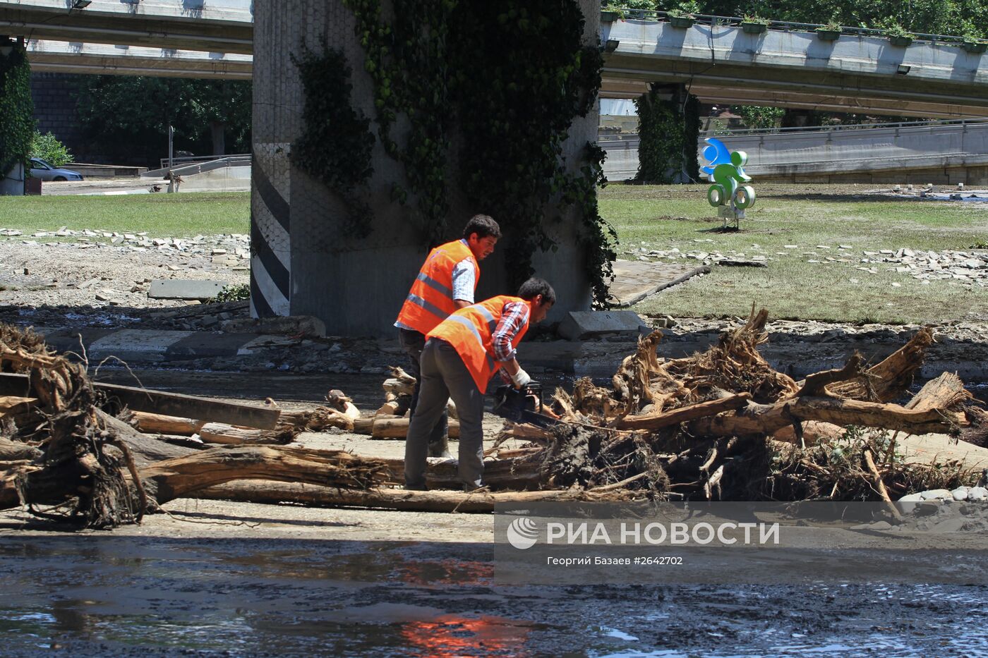 Последствия наводнения в Тбилиси