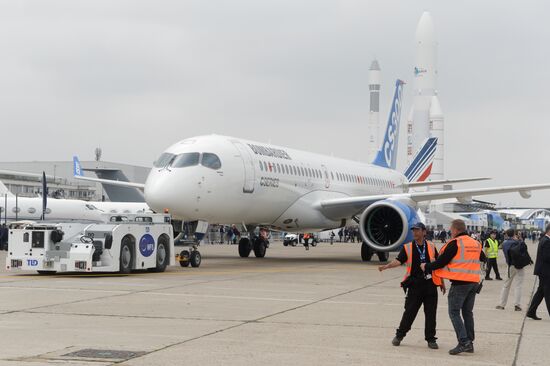 Открытие международной выставки Paris Air Show Le Bourget 2015