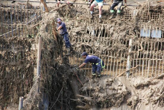 Устранение последствий наводнения в Тбилиси