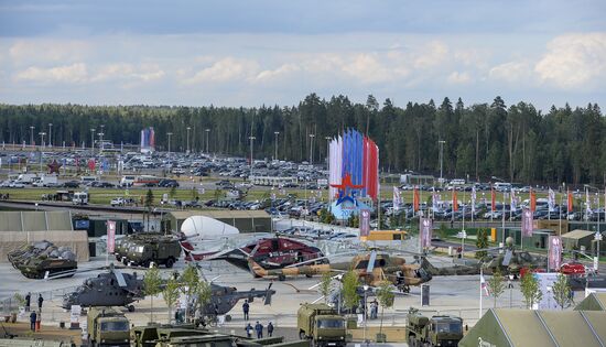 Открытие Международного военно-технического форума "АРМИЯ-2015"