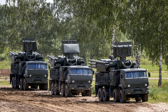 Международный военно-технический форум "АРМИЯ-2015". День второй