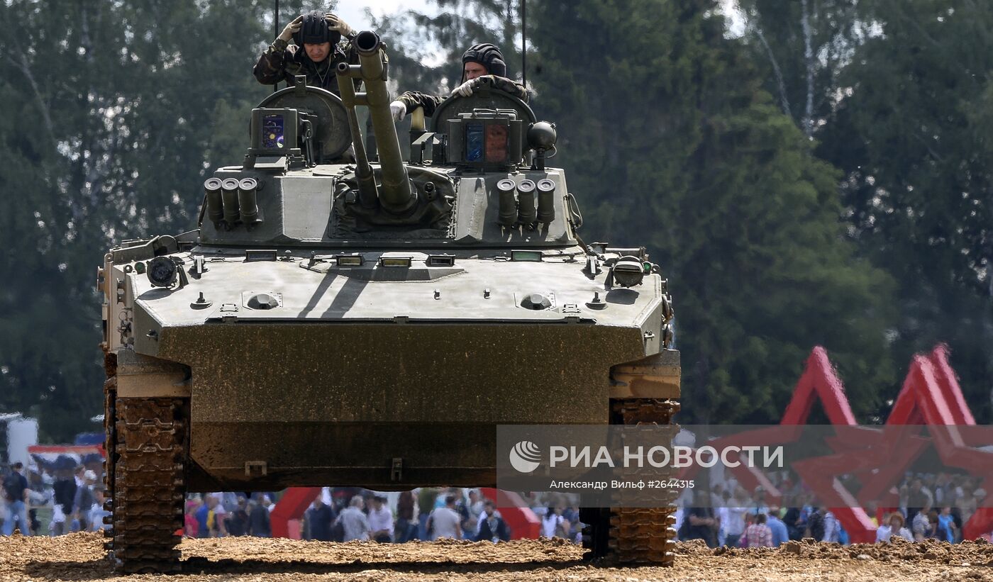 Международный военно-технический форум "АРМИЯ-2015". День второй