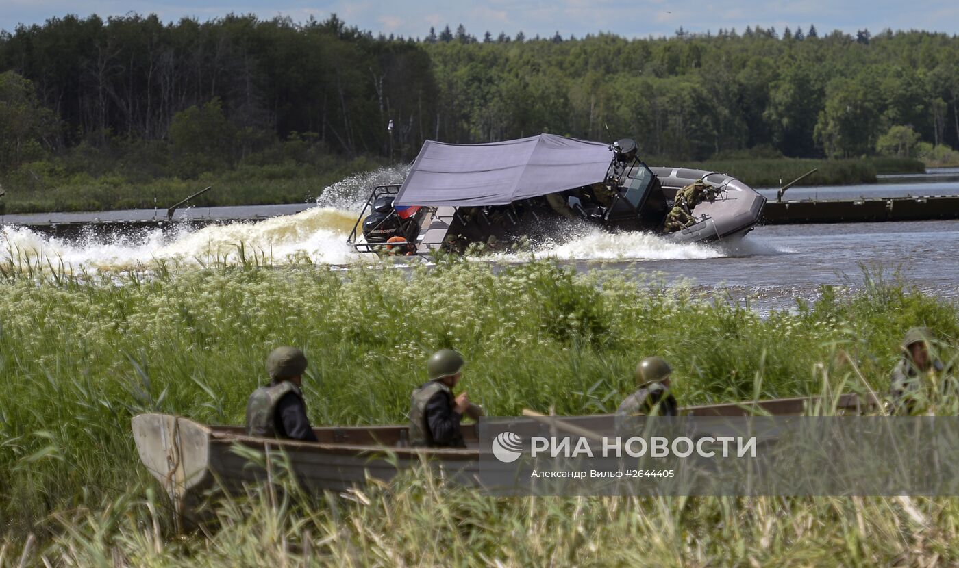 Международный военно-технический форум "АРМИЯ-2015". День второй