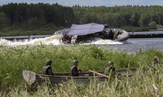 Международный военно-технический форум "АРМИЯ-2015". День второй