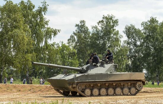 Международный военно-технический форум "АРМИЯ-2015". День второй