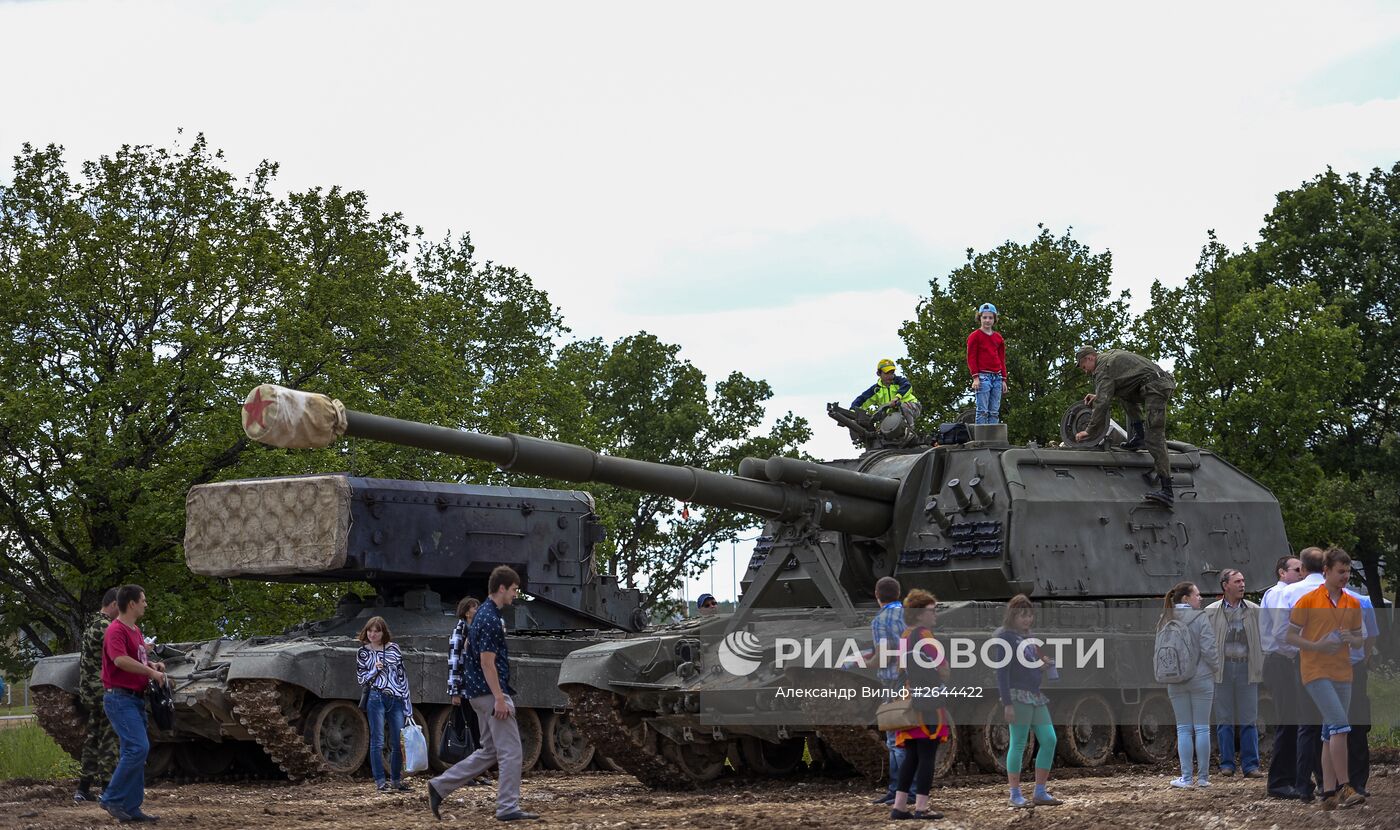 Международный военно-технический форум "АРМИЯ-2015". День второй