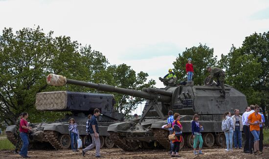 Международный военно-технический форум "АРМИЯ-2015". День второй