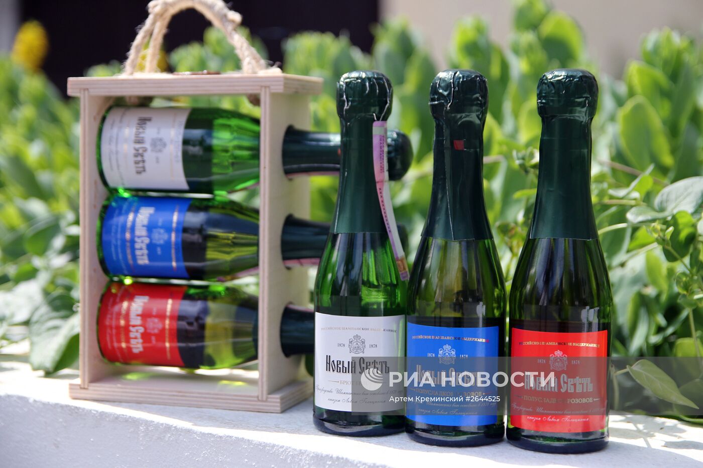Производство сувенирного набора шампанского "Новый свет"