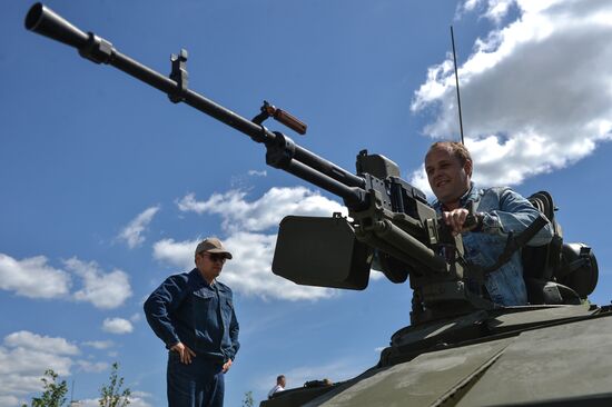 Международный военно-технический форум "АРМИЯ-2015". Третий день