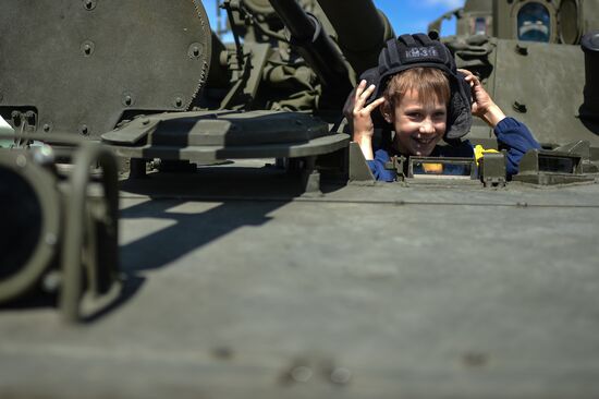 Международный военно-технический форум "АРМИЯ-2015". Третий день