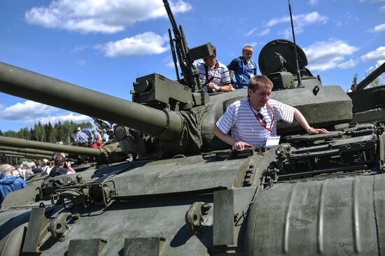 Международный военно-технический форум "АРМИЯ-2015". Третий день