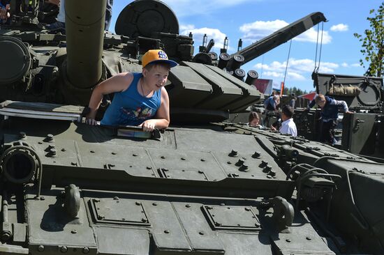 Международный военно-технический форум "АРМИЯ-2015". Третий день