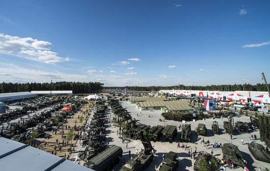 Международный военно-технический форум "АРМИЯ-2015". Третий день