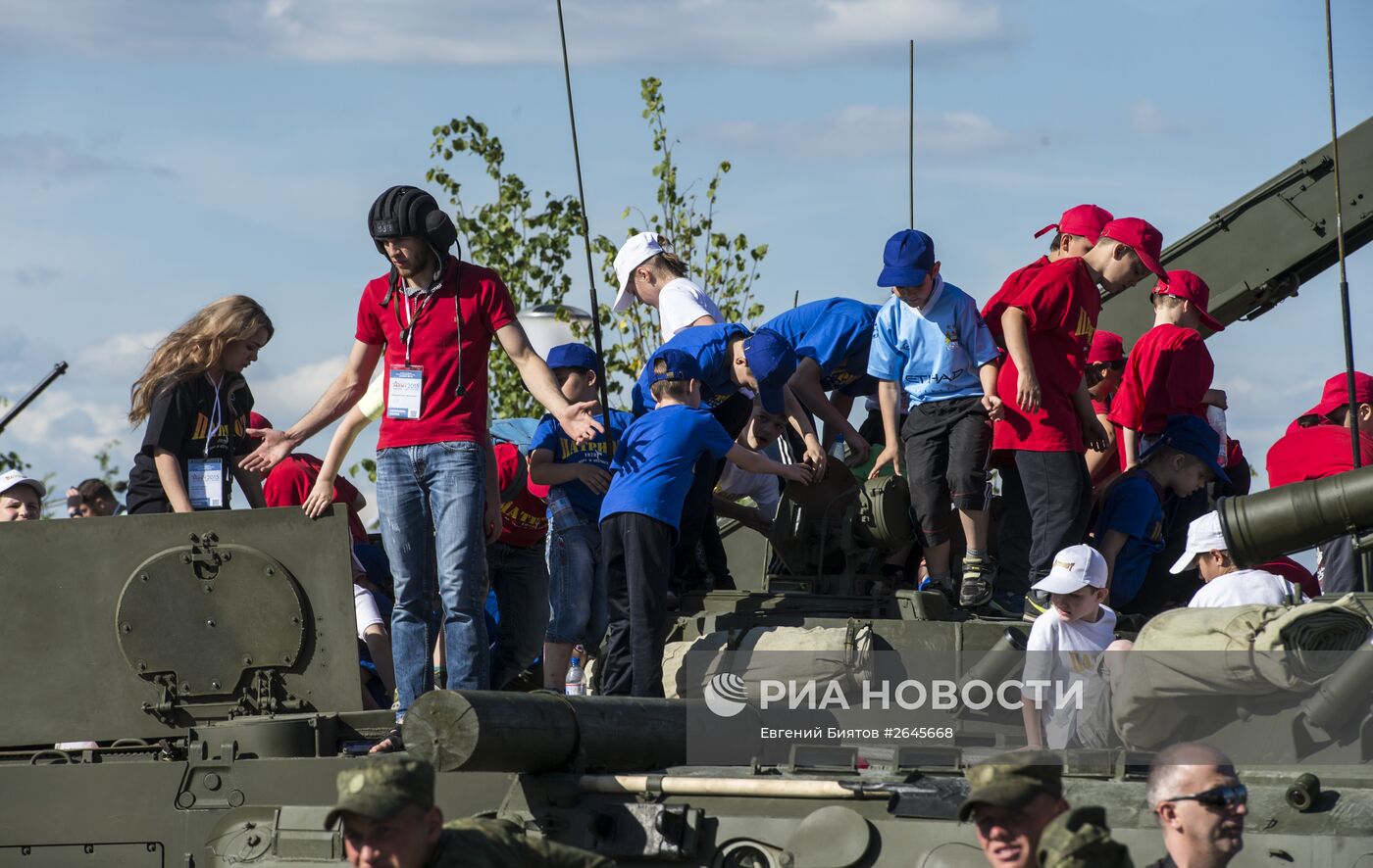 Международный военно-технический форум "АРМИЯ-2015". Третий день