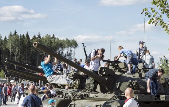 Международный военно-технический форум "АРМИЯ-2015". Третий день