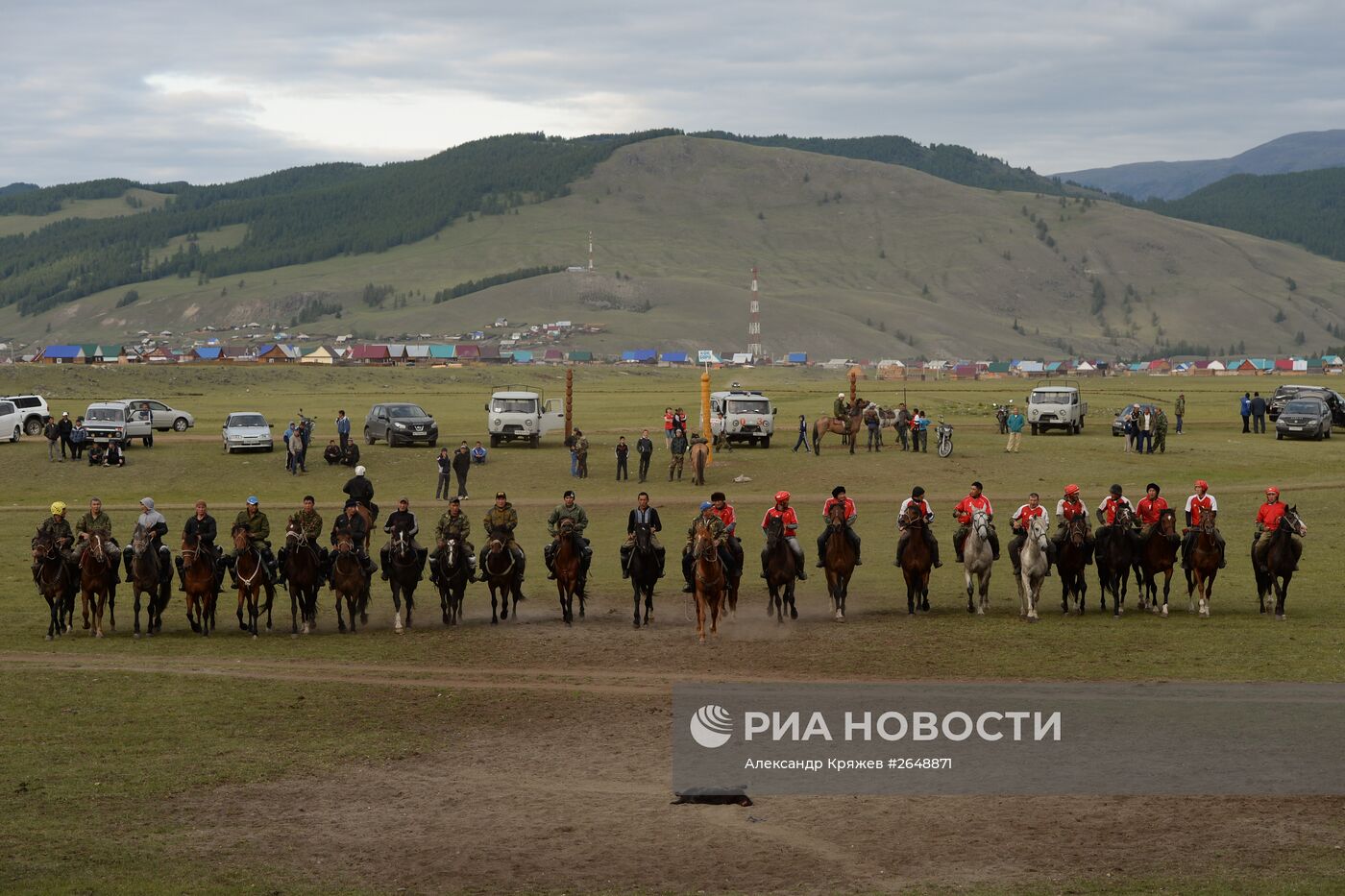 Соревнования по кок бору, в рамках празднования 150-летия единения теленгитов с Россией