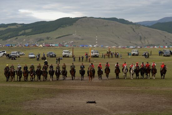 Соревнования по кок бору, в рамках празднования 150-летия единения теленгитов с Россией