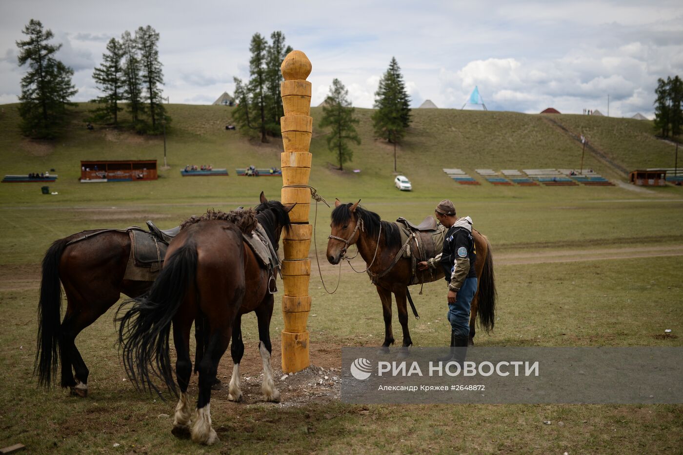 Соревнования по кок бору, в рамках празднования 150-летия единения теленгитов с Россией