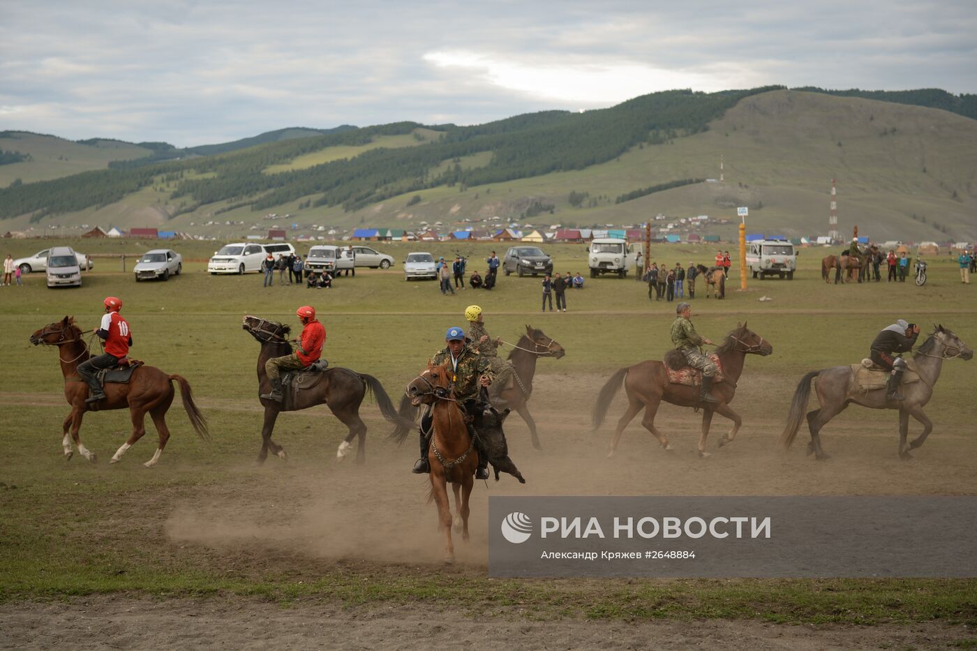 Соревнования по кок бору, в рамках празднования 150-летия единения теленгитов с Россией