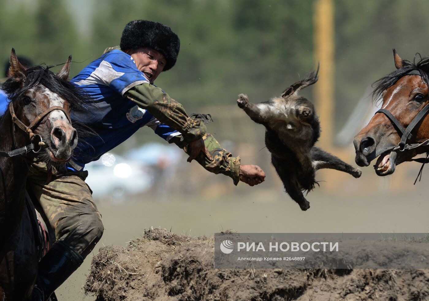 Соревнования по кок бору, в рамках празднования 150-летия единения теленгитов с Россией