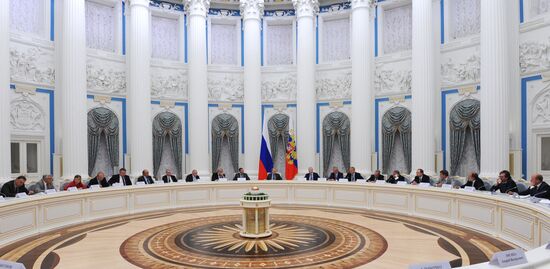 Президент РФ В.Путин провел заседание Совета по науке и образованию