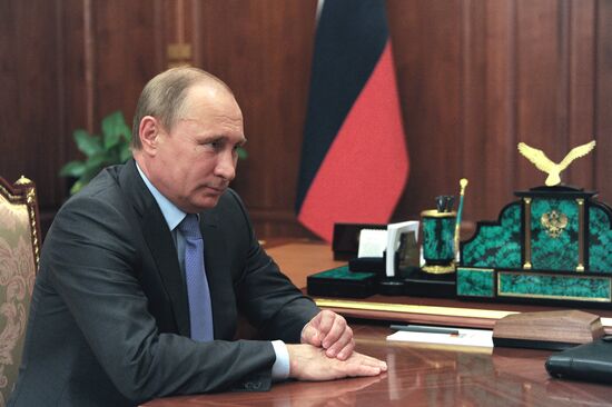 Президент РФ В.Путин встретился с исполнительным секретарем СНГ С.Лебедевым