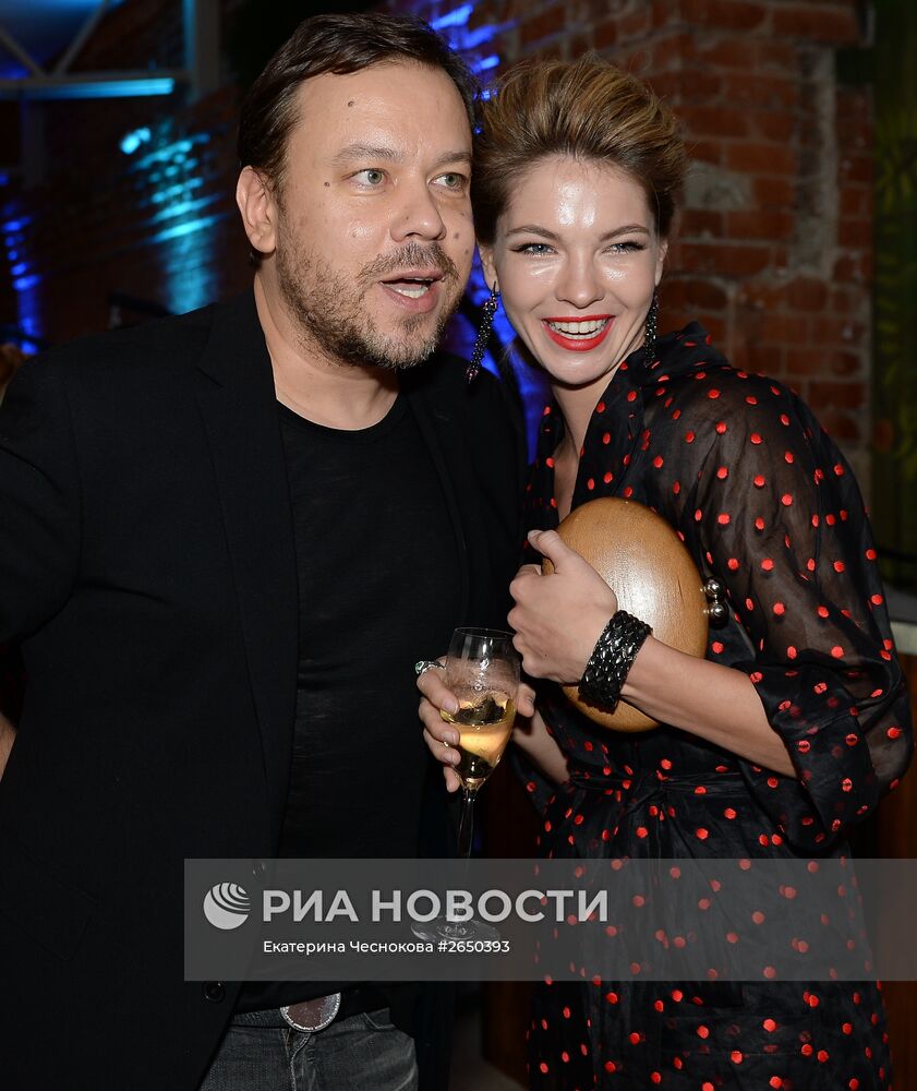 Прием журнала "Hello!"