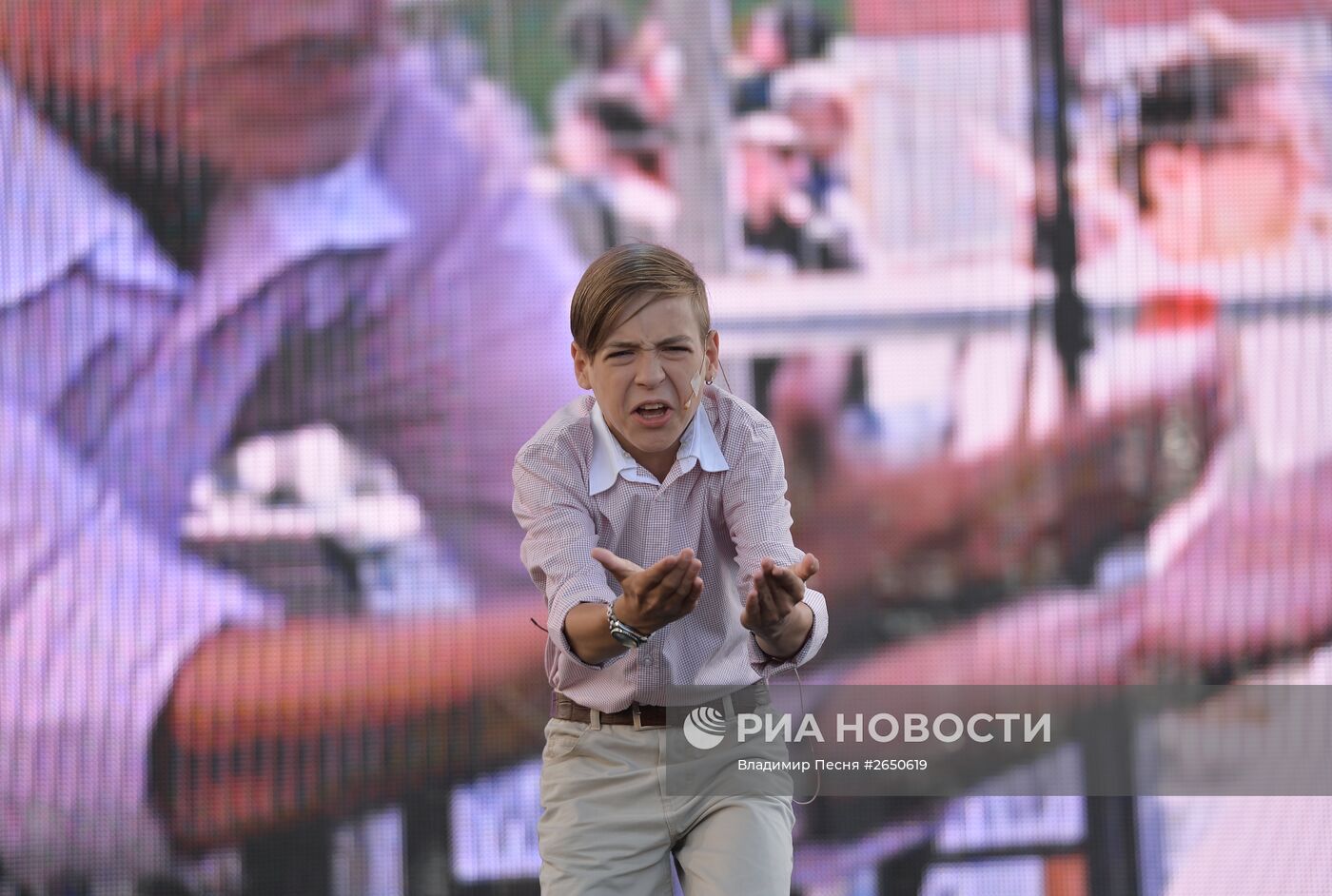 Московский фестиваль "Книги России" на Красной площади. День первый