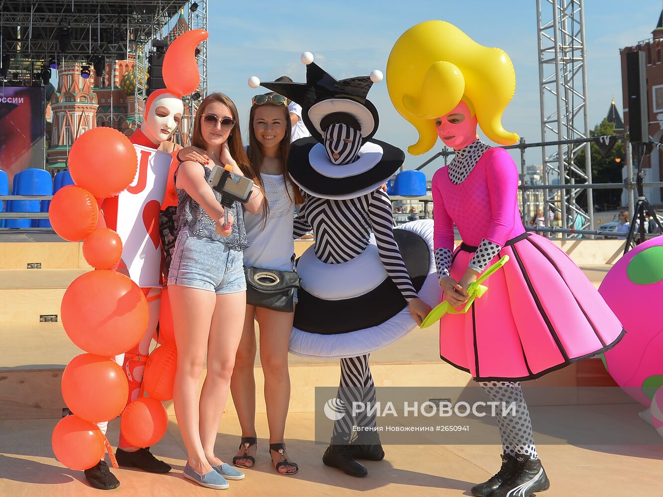 Московский фестиваль "Книги России" на Красной площади. День первый