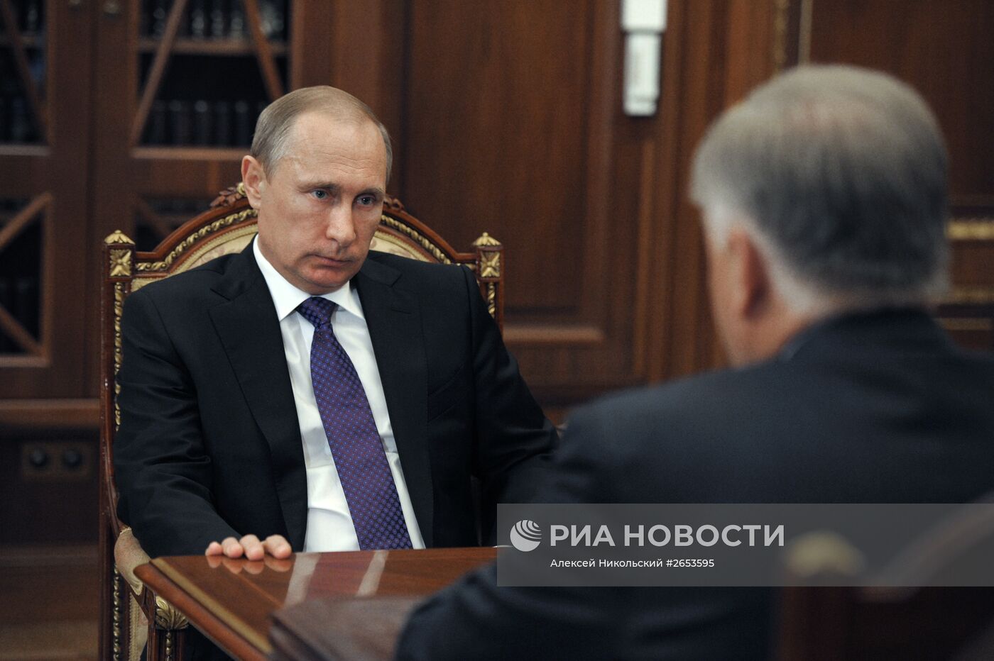 Президент РФ В.Путин встретился с главой РЖД В.Якуниным