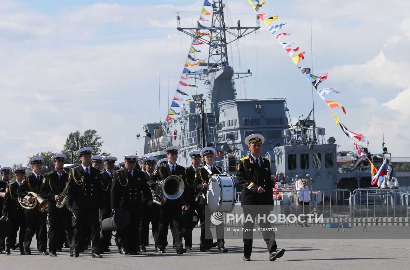 Международный военно-морской салон в Санкт-Петербурге