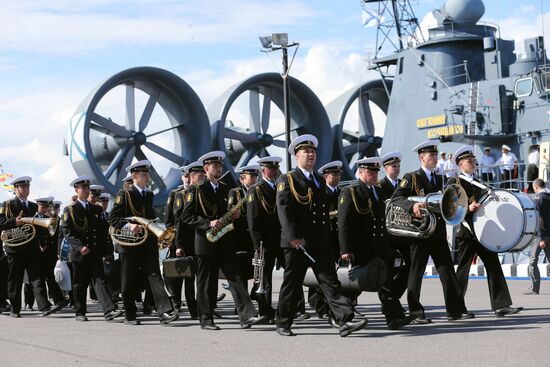 Международный военно-морской салон в Санкт-Петербурге