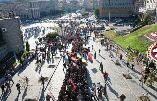 Марш представителей праворадикальных организаций в Киеве