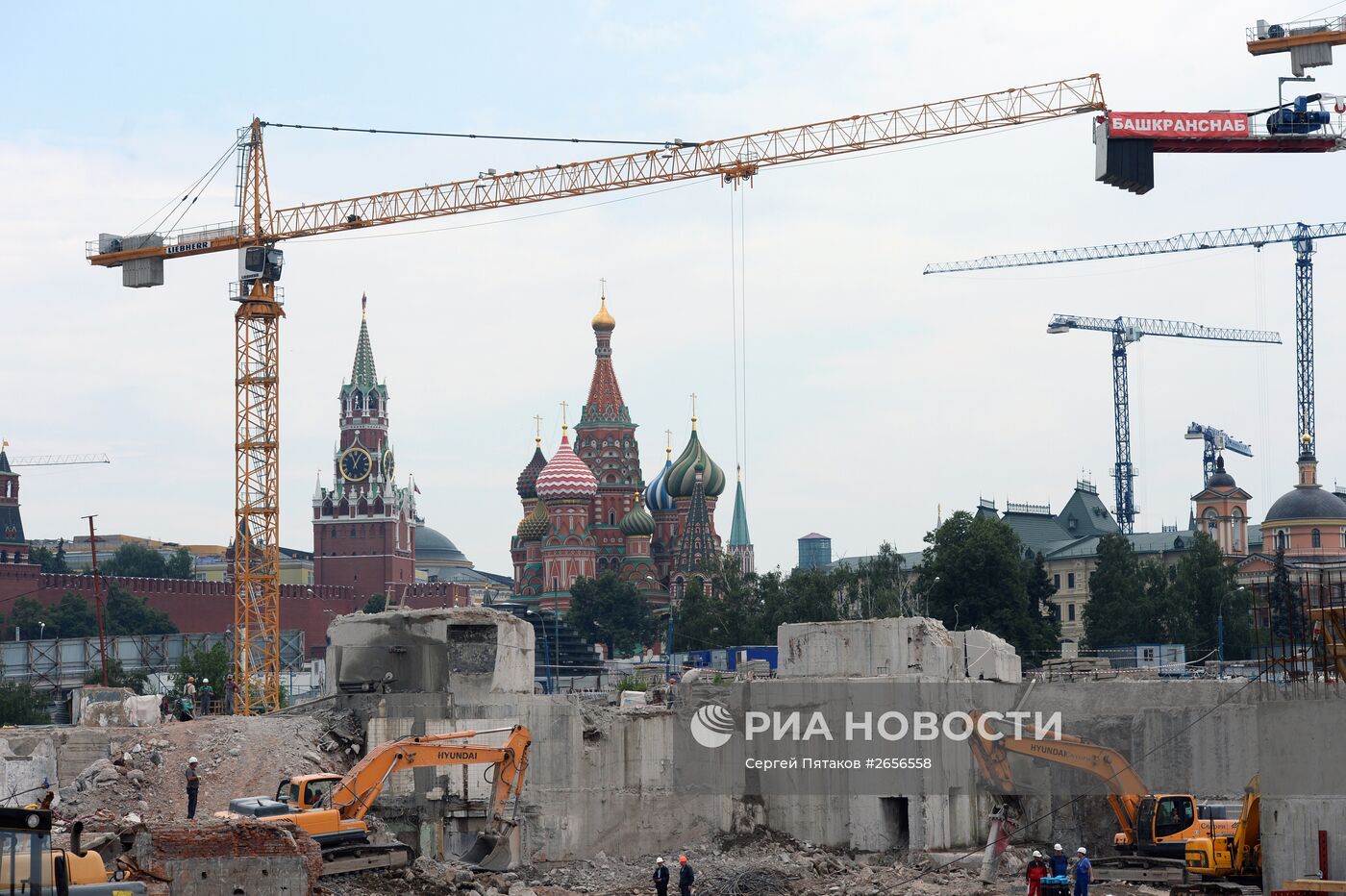 Археологические раскопки в парке "Зарядье"