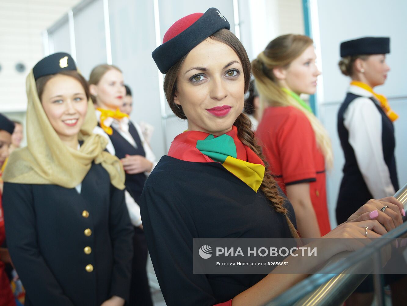 Показ униформы бортпроводников DME Runway в аэропорту Домодедово