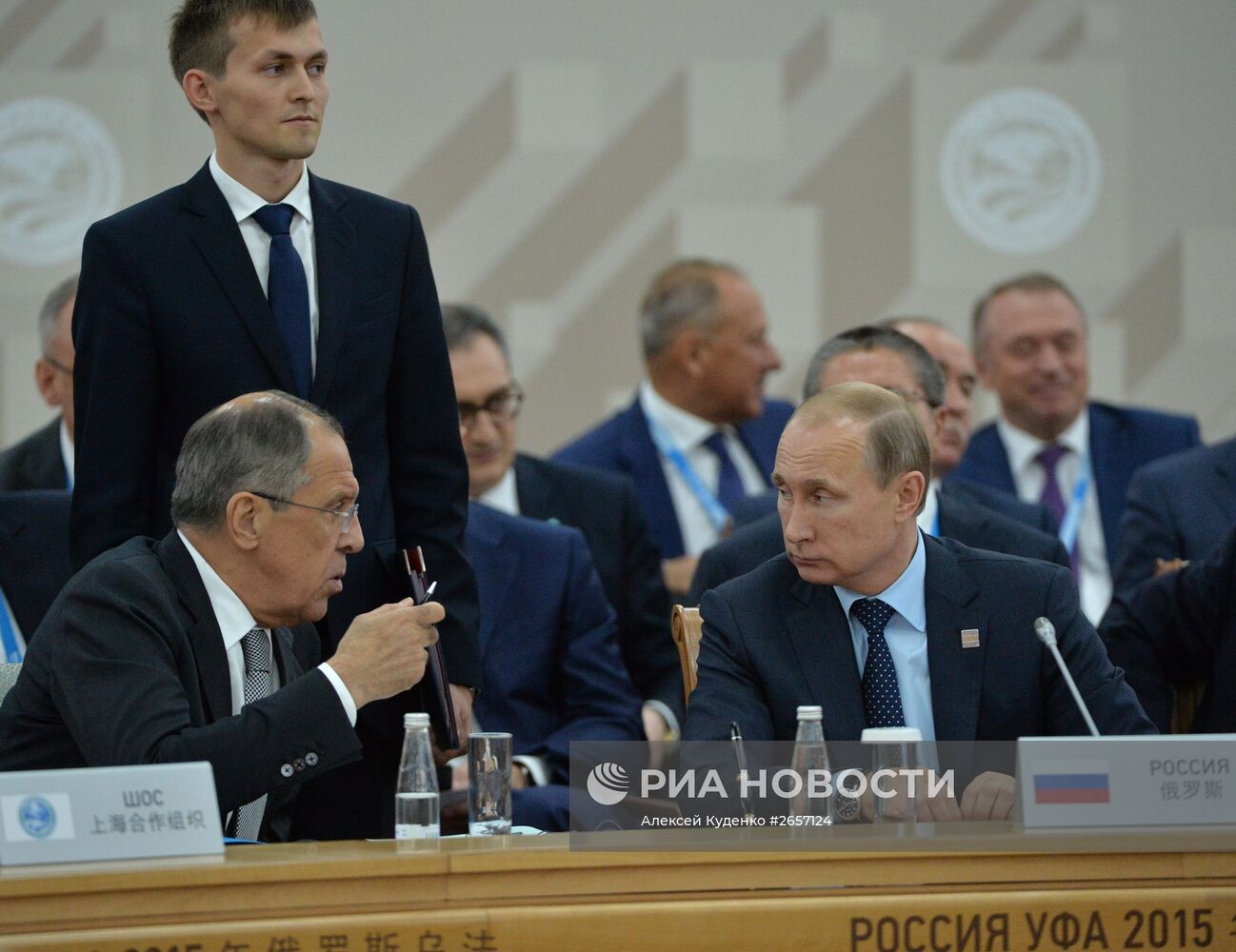 Подписание совместных документов по итогам заседания Совета глав государств-членов ШОС