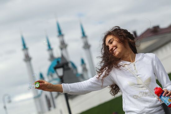 Парад мыльных пузырей в Казани