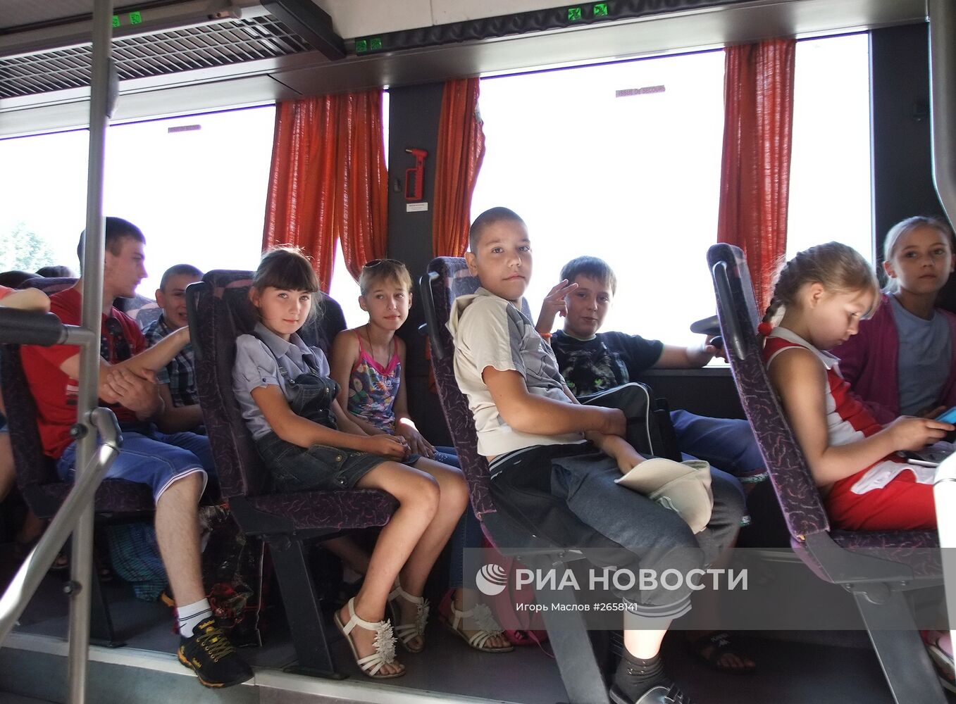Отправка детей из Донецка на отдых в Россию