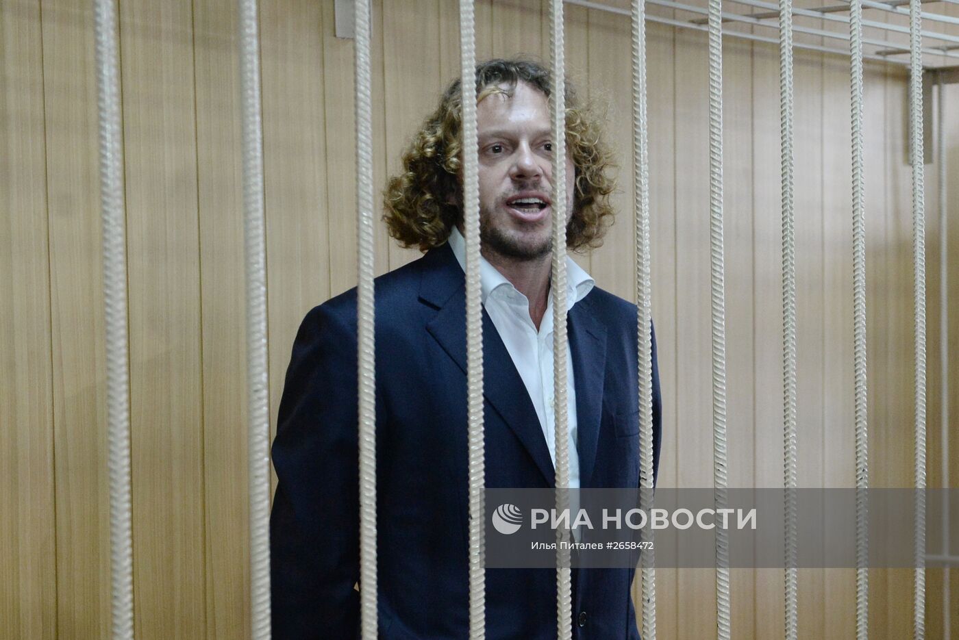 Рассмотрение ходатайства следствия о продлении ареста предпринимателю Сергею Полонскому