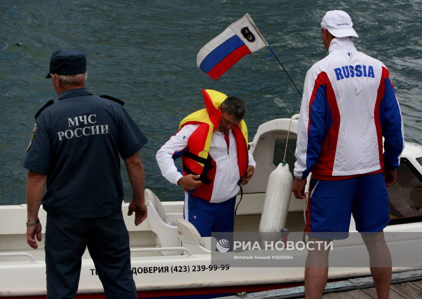 Соревнования по водно-моторному спорту среди инспекторов МЧС во Владивостоке