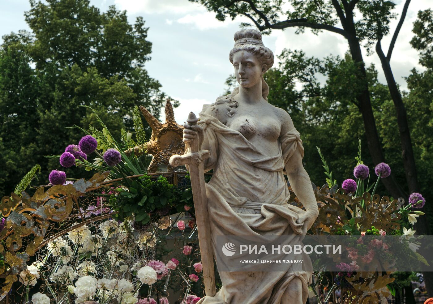 XV международный фестиваль цветочного и ландшафтного искусства "Императорский букет"