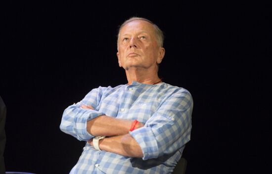 Празднование дня рождения поэта Евгения Евтушенко