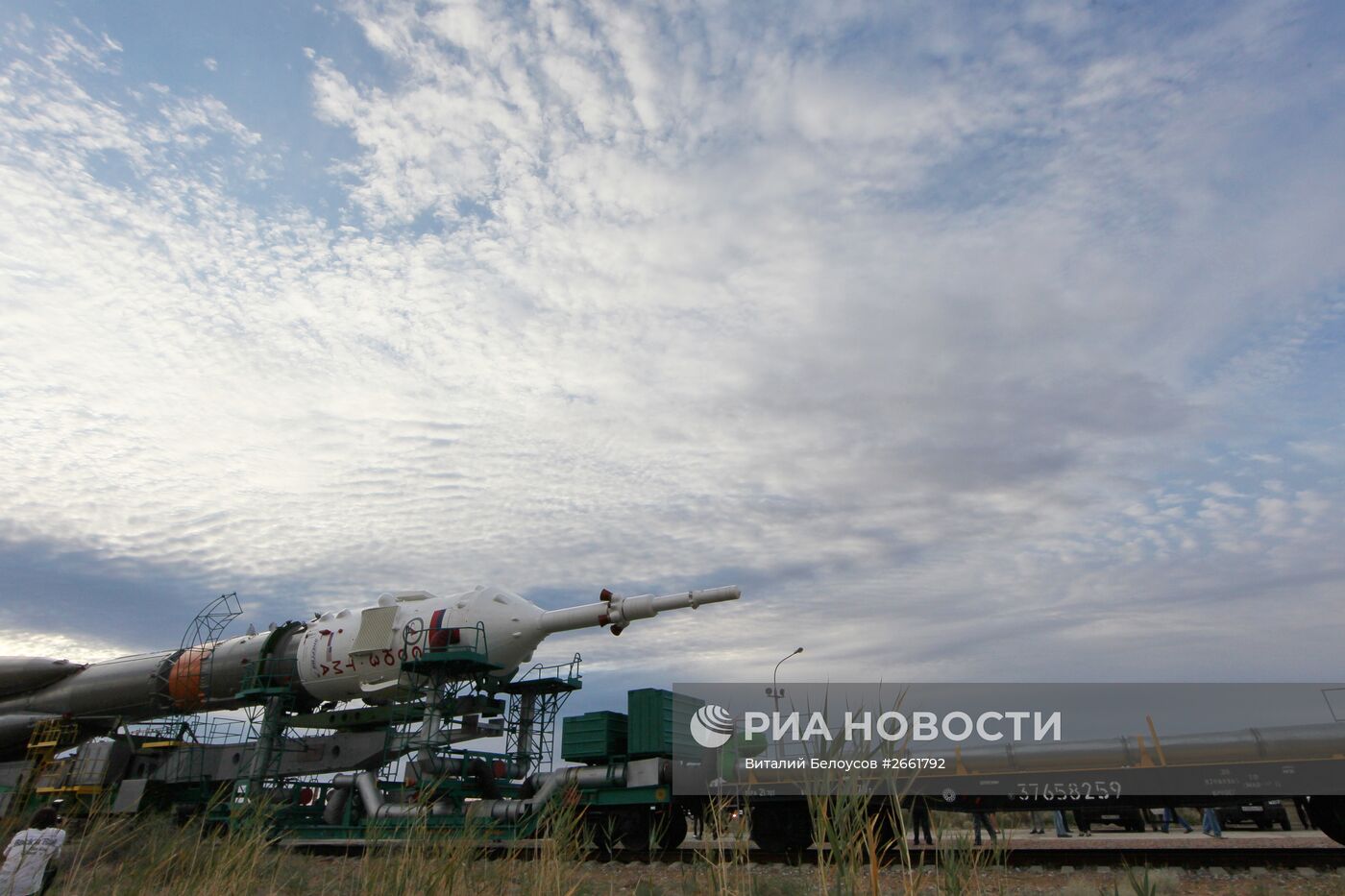 Вывоз и установка на старт ракеты "Союз ТМА-17М"