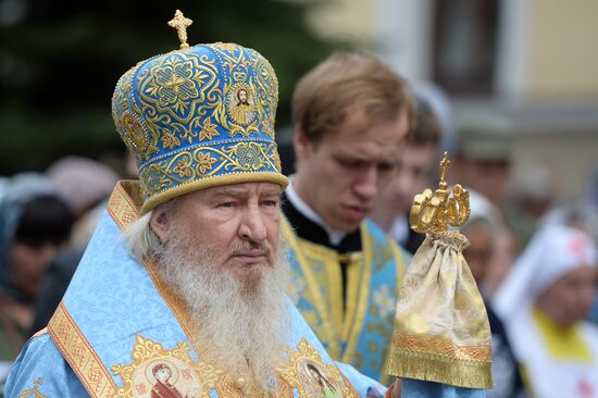 Крестный ход в праздник Казанской иконы Божией Матери